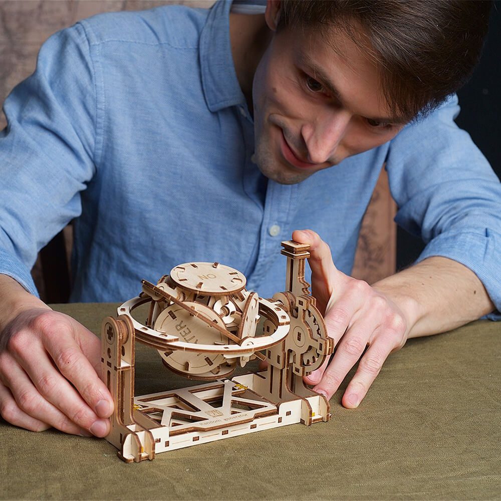 Ugears - STEM Lab - Random Generator - Image 8