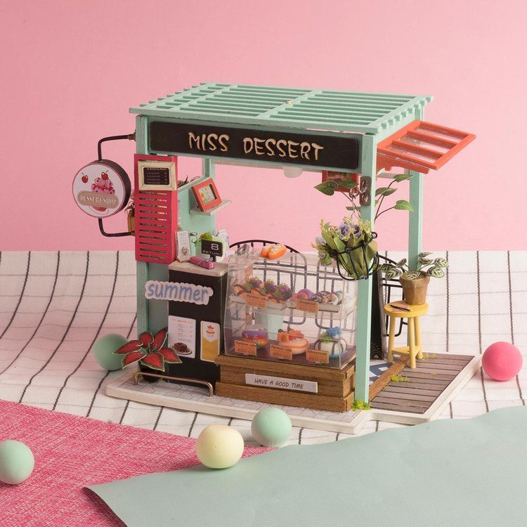 DIY Mini House Ice Cream Station - Image 3
