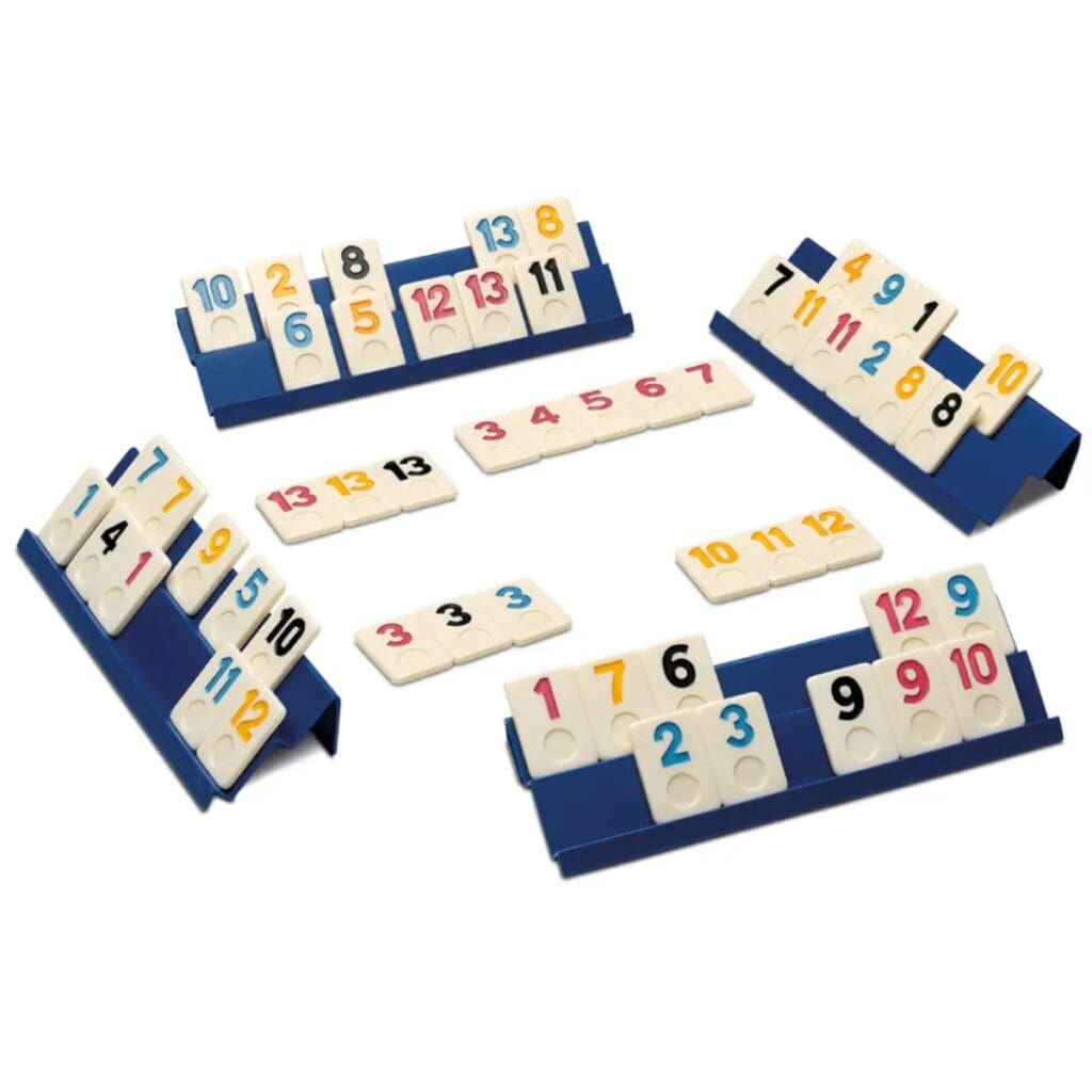Rummi Classic Ablagebrett 4er-Set – Stabiler Aufsteller Mit 4 Reihen, Kompatibel Mit Rummikub, Grün, PLA 3D-Druck, Für Bessere Übersicht Rummi Classic Ablagebrett 4er-Set – Stabiler Aufsteller Mit 4 Reihen, Kompatibel Mit Rummikub, Grün, PLA 3D-Druck, Für Bessere Übersicht