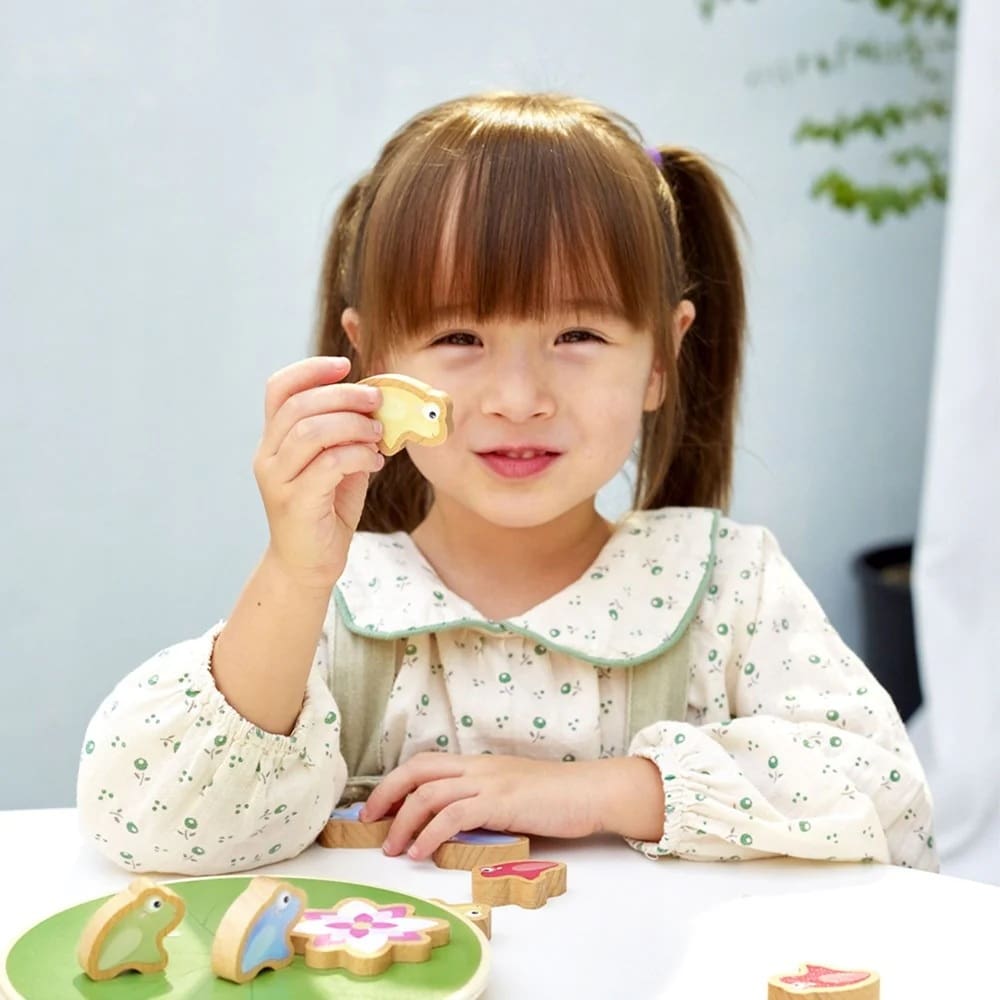 Classic World - Balancing Water Lily - Image 3